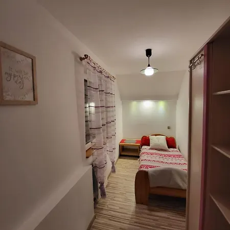 בית חווה Dom Przy Szlaku Gsb-noclegi Na Przeleczy-agroturystyka *