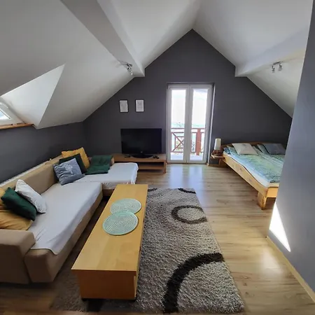 Farm stay Dom Przy Szlaku Gsb-noclegi Na Przeleczy-agroturystyka