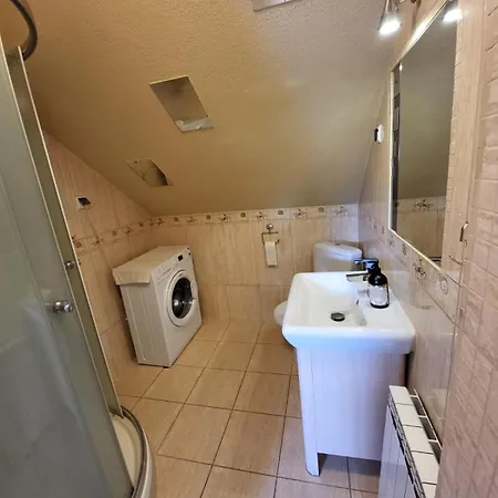 Dom Przy Szlaku Gsb-noclegi Na Przeleczy-agroturystyka