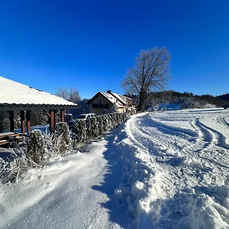 Dom Przy Szlaku Gsb-noclegi Na Przeleczy-agroturystyka