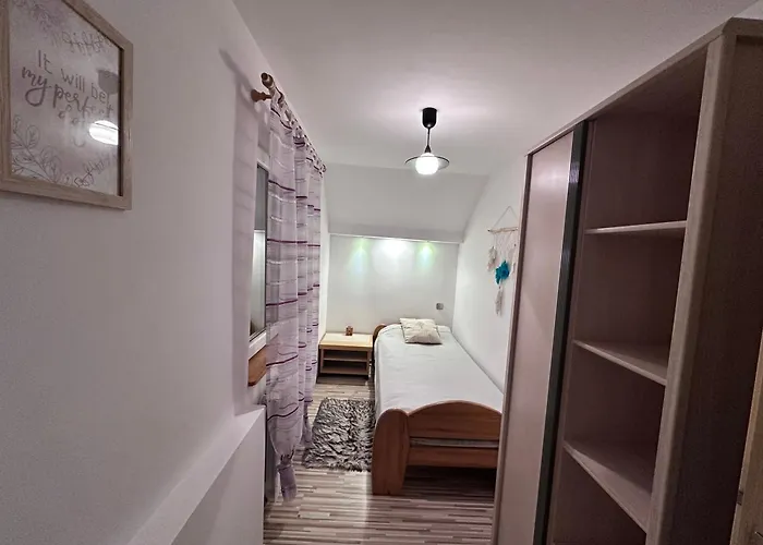 Farm stay Dom Przy Szlaku Gsb-noclegi Na Przeleczy-agroturystyka Obidza