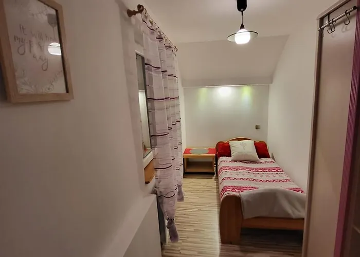 Farm stay Dom Przy Szlaku Gsb-noclegi Na Przeleczy-agroturystyka